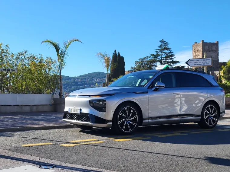 Nouvelle voiture taxi à mandelieu, Mandelieu-la-Napoule, Taxi Penicaut